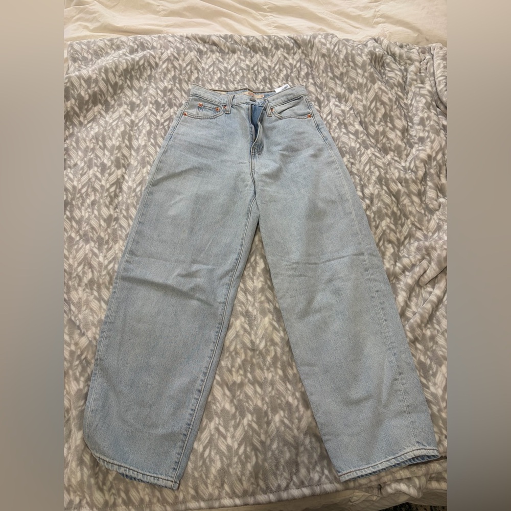 Levi's Balloon Fit Jeans size 25